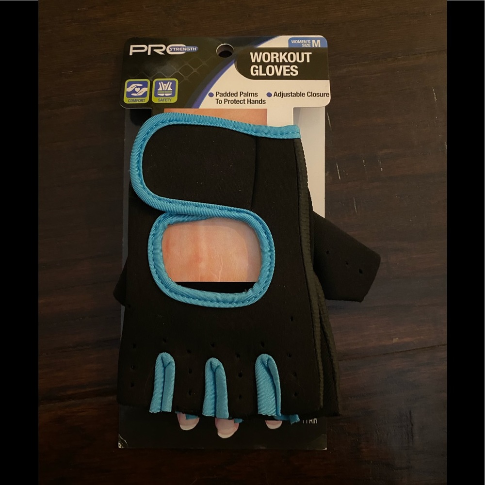 NEW Women’s Workout Gloves Sz Med